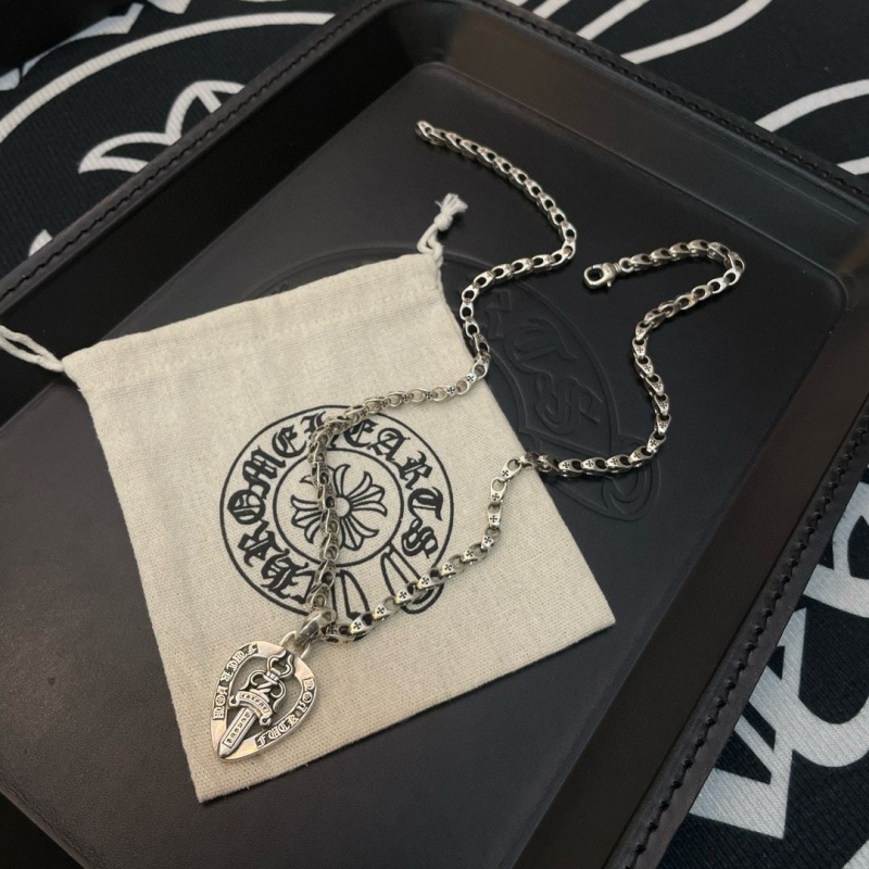 Ch*0me He**ts necklaces